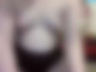 Live cam show with average-girl - Shaved Pussy Brown Hair on AdultVida.com