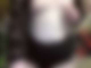 Live cam show with average-girl - Thick on livesuperchat.net