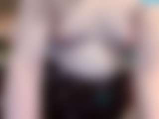 Live cam show with average-girl - Athletic on TeamSkeetLive