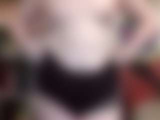 Live cam show with average-girl - Hairy Pussy on AdultVida.com