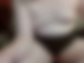 Live cam show with average-girl - Average on hornycams.live