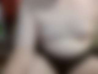 Live cam show with average-girl - Bedroom on crypto-cams