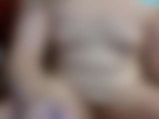 Live cam show with average-girl - Bedroom on Nude Live Now