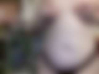 Live cam show with average-girl - Thong on LiveSexCams6