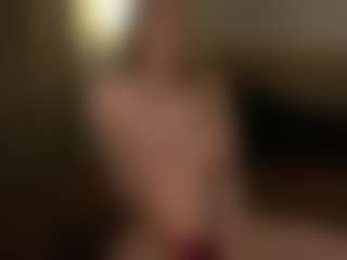 Live cam show with AmityAlford - Blue Eyes on AdultVida.com