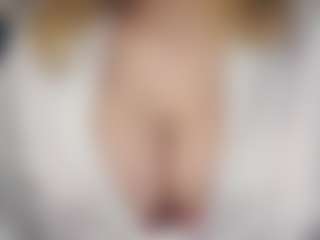 Live cam show with OctaviaHearing - Blue Eyes on Dolls Live