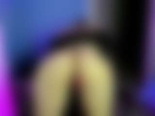 Live cam show with EvaConors - Oil on Dolls Live
