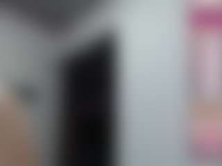Sucker Drool MILF webcam performer live streaming