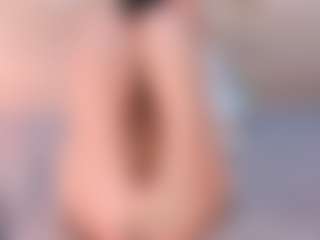 Live cam show with CatarinaMayer - Striptease on AdultVida.com