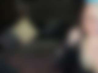 Live cam show with AnitaMuse - Petite MILF on WildCum