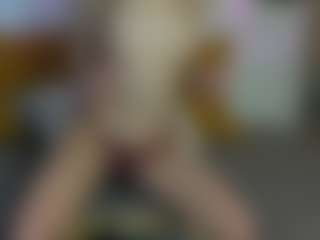Live cam show with IninityKitty - Brown Hair on friskycurves.com