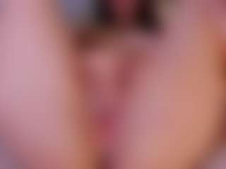 Live cam show with Kloe - Green Eyes on livesuperchat.net