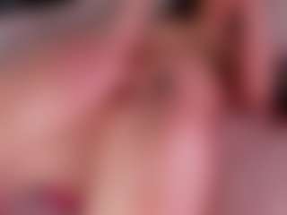 Live cam show with Kloe - Bikini on Camsoda