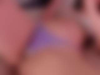 Live cam show with Kloe - Body Massage on Camsoda