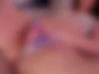 Live cam show with Kloe - Body Massage on Camsoda