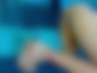 Live cam show with lunaa-mistyc - Thin on StripNow