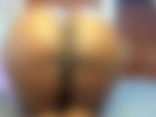 Live cam show with Paradise-Foxxx - Black BBW on TeamSkeetLive