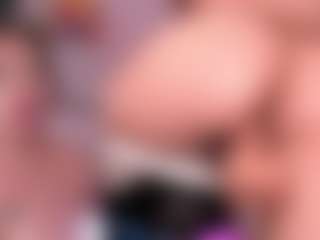 Live cam show with Zoe - Fullynaked on CamwithHer