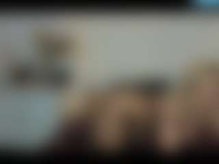 Live cam show with AdrianaRussow - Average on hrnylive.com