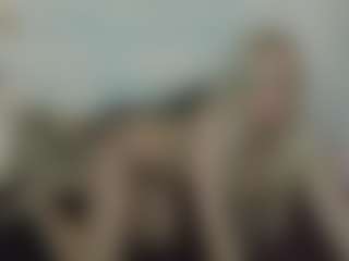 Live cam show with AdrianaRussow - Blonde Hair on UwU Esports