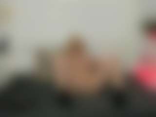 Live cam show with AdrianaRussow - Handjob on SinfulBabes