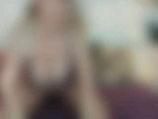 Live cam show with AdrianaRussow - Ass Bouncing on Dare Cams