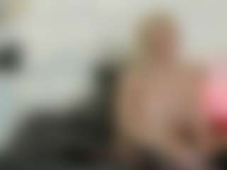 Live cam show with AdrianaRussow - Blue Eyes on Fit Hotties