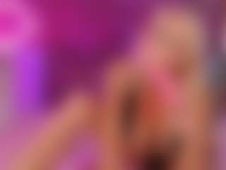 Live cam show with AdrianaRussow - Mature on Camsoda