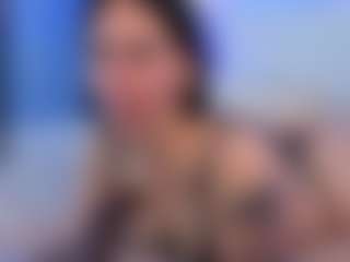 Live cam show with Bonnie-Whitee - Bikini on Camsoda