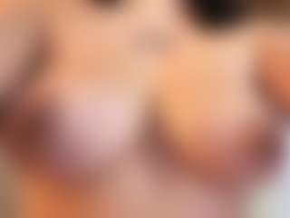 Live cam show with Renaxi-Smith - Body Massage on AdultVida.com