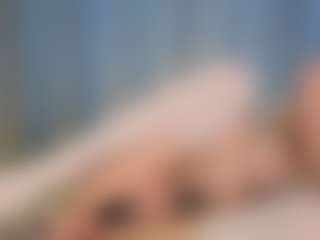 Live cam show with EllyRockstar - Blue Eyes on madthumbs
