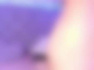 Live cam show with EMMAAA-STOONEE - Oil on StripNow