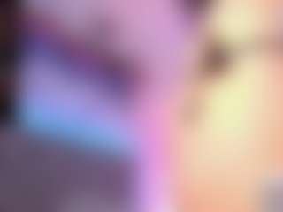 Live cam show with EMMAAA-STOONEE - Oil on Camsoda