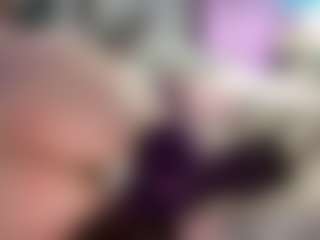 TeresaH2011 MILF webcam performer live streaming
