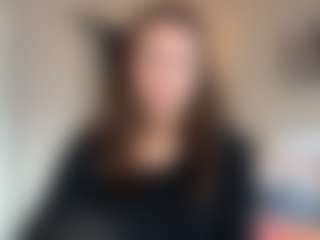 Live cam show with graciesmith27 - Shaved Pussy Teen (18+) on Milfs Live