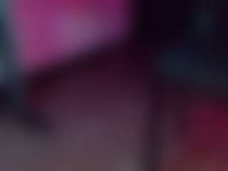 emeli-roushot's Live Sex Cam Show