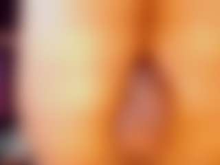 emeli-roushot's Live Sex Cam Show