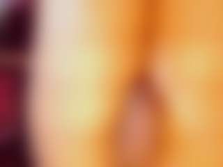 emeli-roushot's Live Sex Cam Show