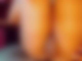 emeli-roushot's Live Sex Cam Show