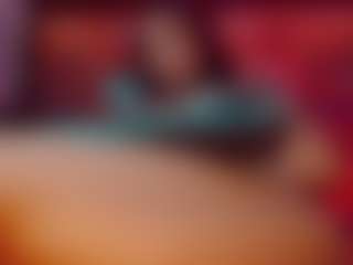 emeli-roushot's Live Sex Cam Show