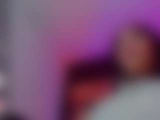 emeli-roushot's Live Sex Cam Show