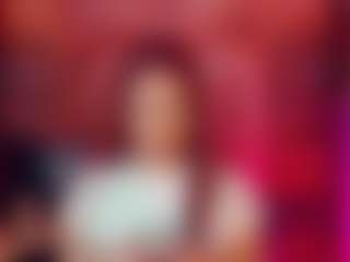 emeli-roushot's Live Sex Cam Show
