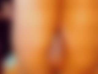 emeli-roushot's Live Sex Cam Show