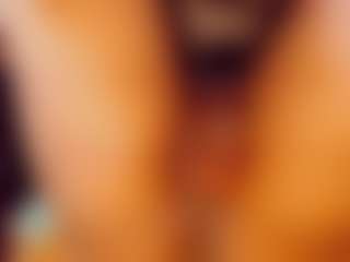 emeli-roushot's Live Sex Cam Show