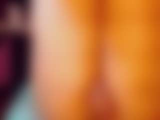 emeli-roushot's Live Sex Cam Show