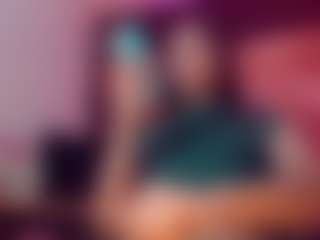Live cam show with emeli-roushot - Spank on Hubzter Live