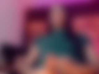 emeli-roushot's Live Sex Cam Show