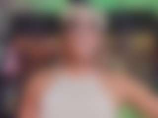 emeli-roushot's Live Sex Cam Show