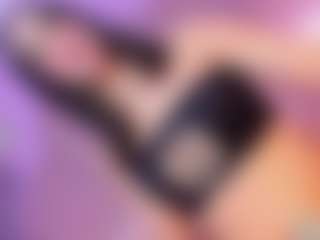 Live cam show with Vanessapintoo - Smoking on Camsoda