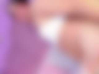 Live cam show with Vanessapintoo - Average on Big Tits